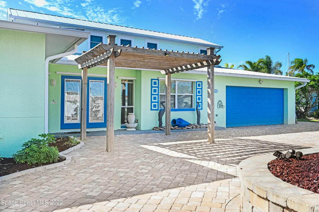 Photo of 414 Thrush Drive