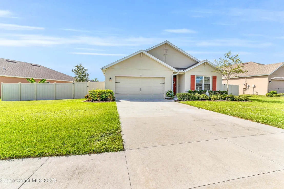 Photo of 849 Forest Trace Circle