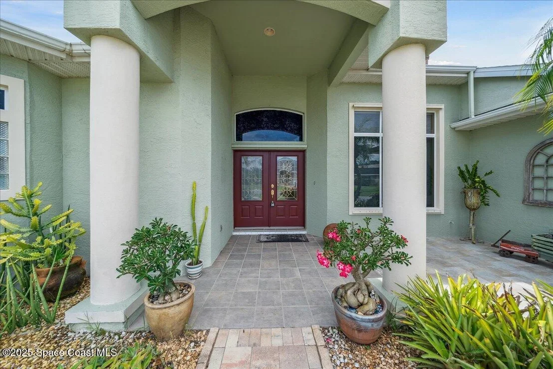 Photo of 827 Thrasher Drive