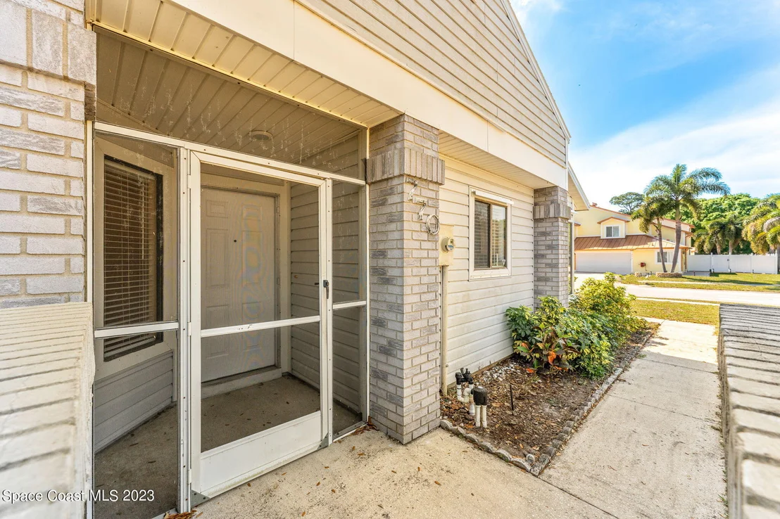 Photo of 770 White Pine Avenue