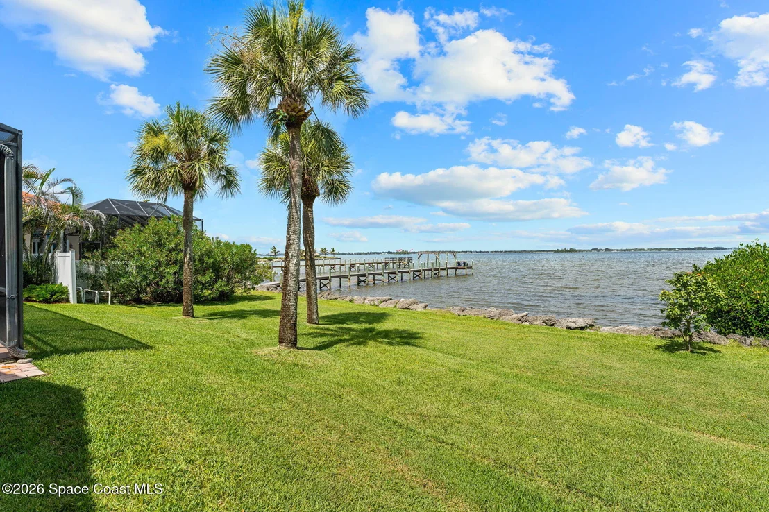 Photo of 327 Island Drive
