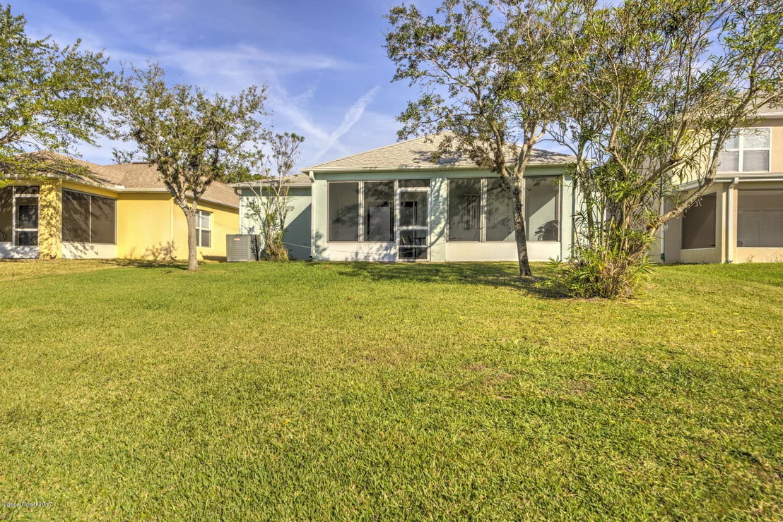 Photo of 1194 White Oak Circle