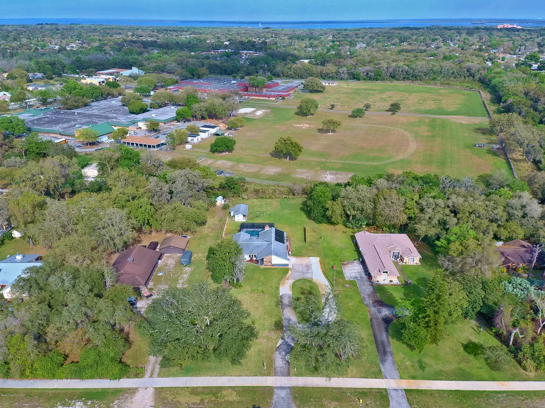 Photo of 1355 War Eagle Boulevard