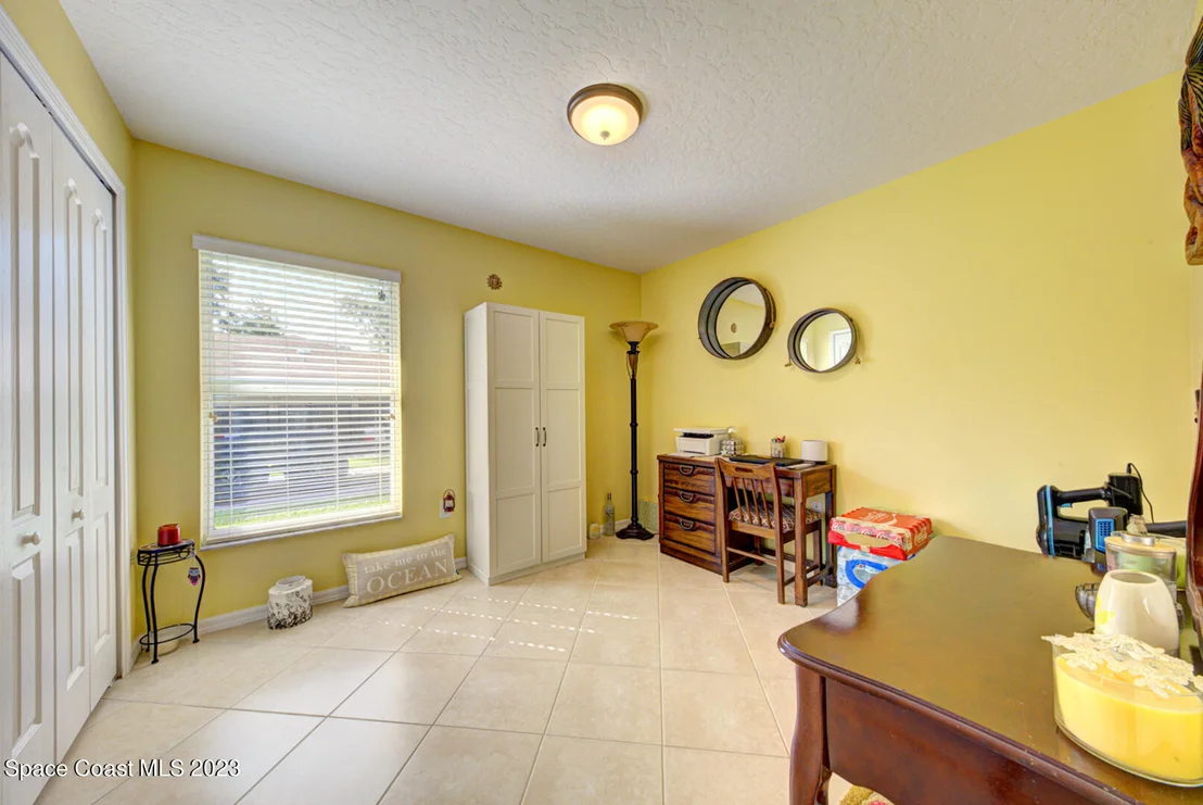 Photo of 1061 Meadowbrook Road NE