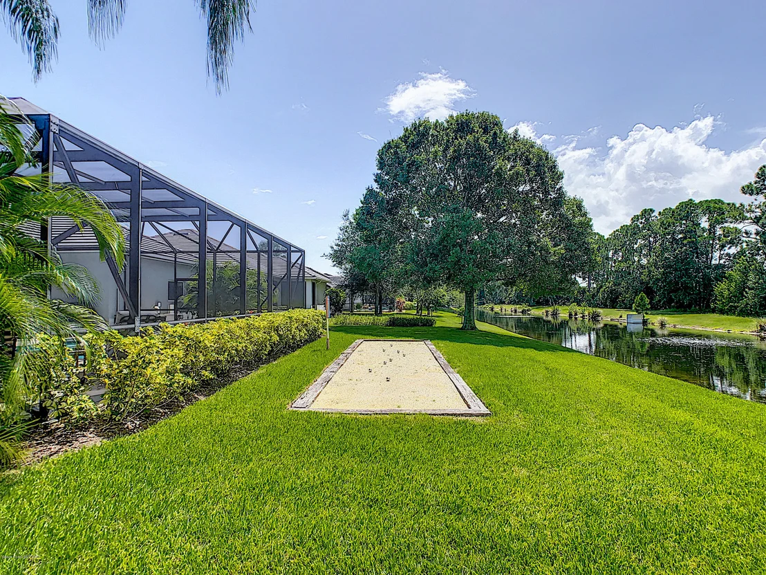 Photo of 2010 Admiralty Boulevard