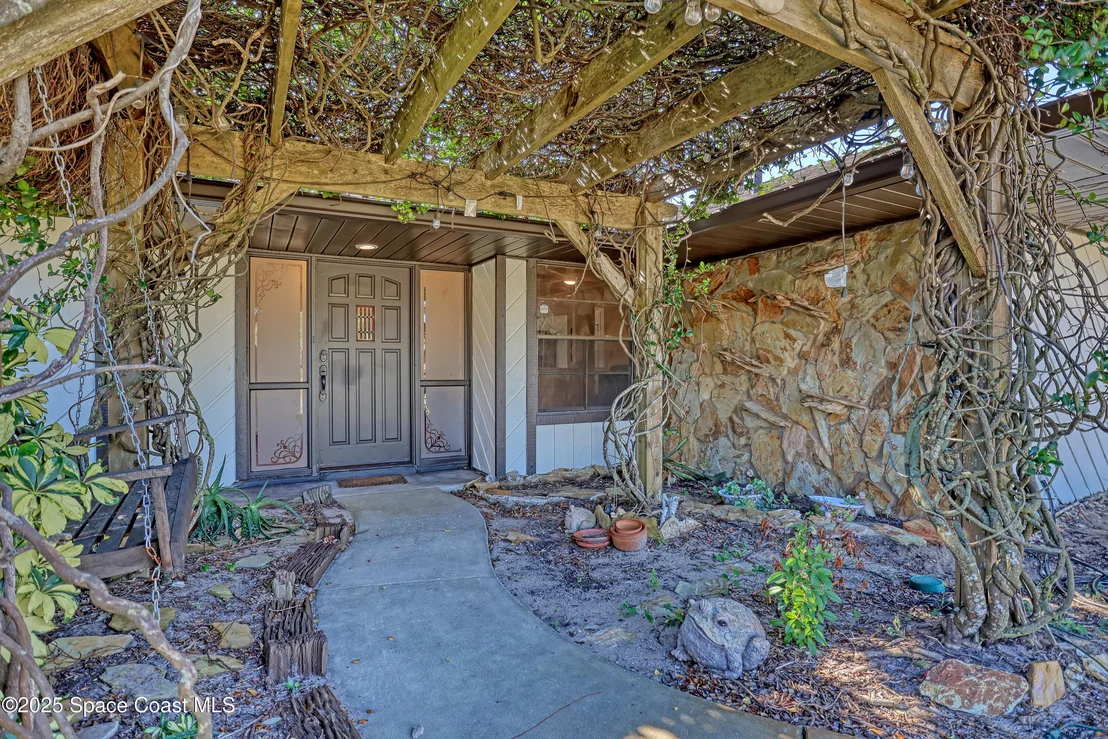 Photo of 235 Sand Dollar Road S