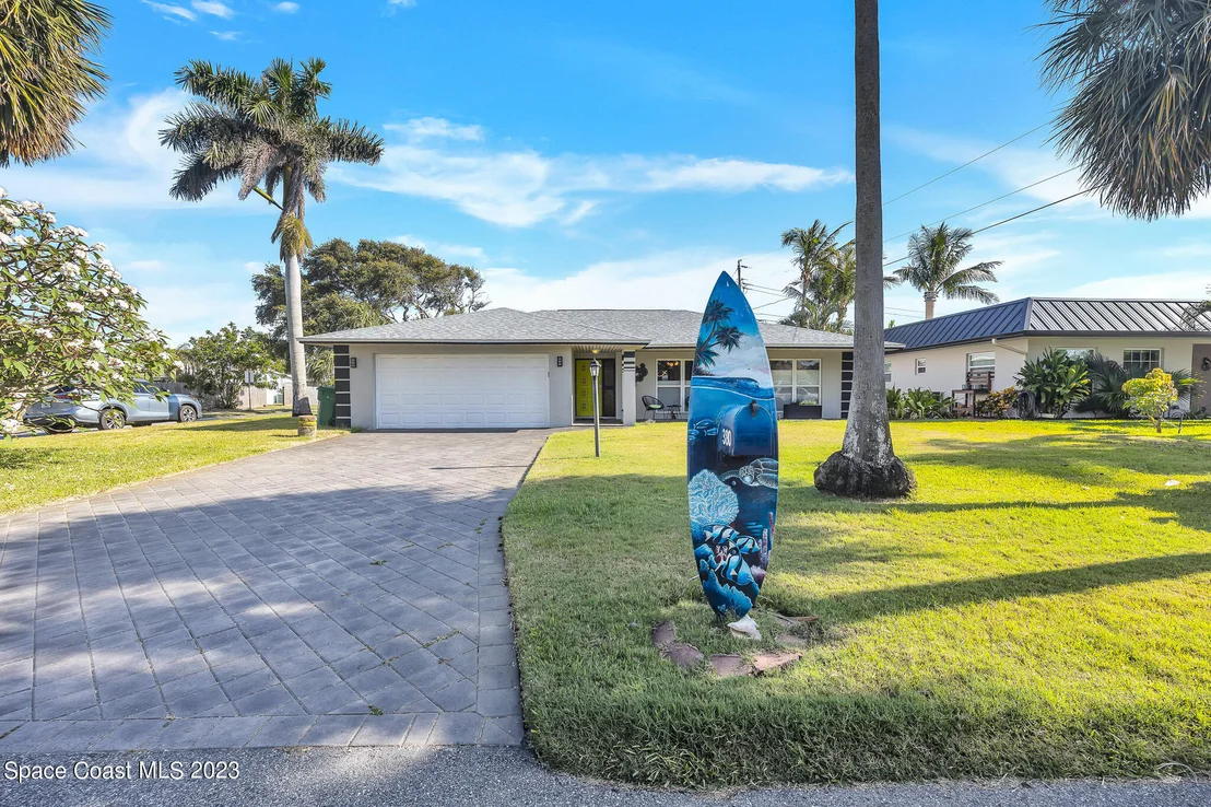 Photo of 380 Bahama Drive
