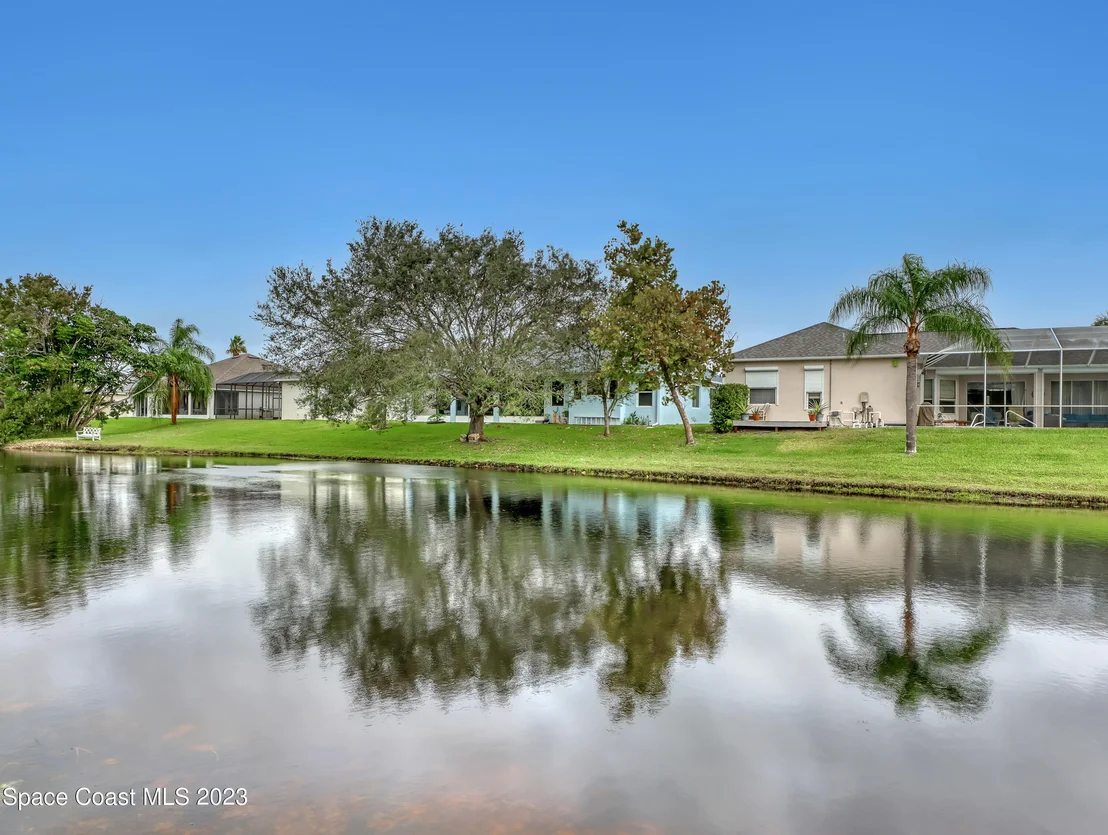 Photo of 904 Suntree Woods Drive