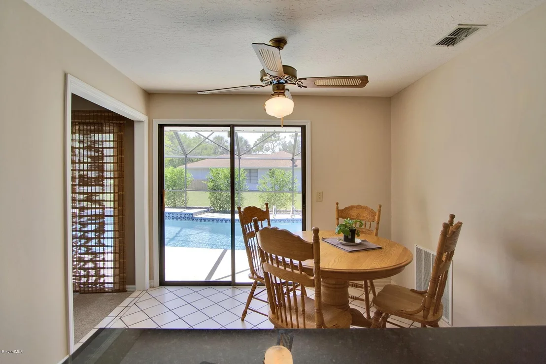 Photo of 1106 NE Citrus Avenue