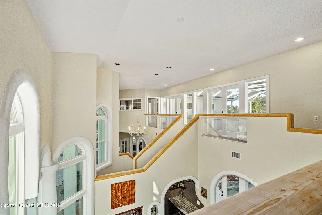 Photo of 472 Peregrine Drive