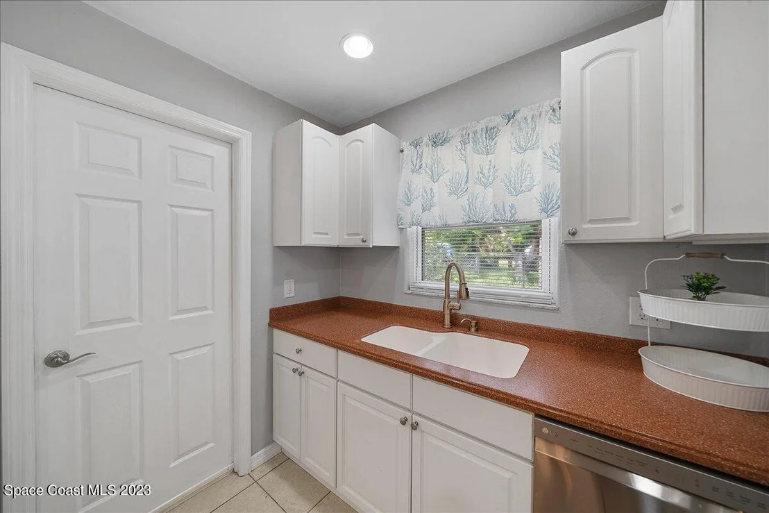 Photo of 2559 Floridiane Drive