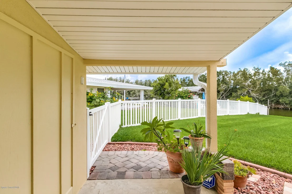 Photo of 449 Thrush Drive