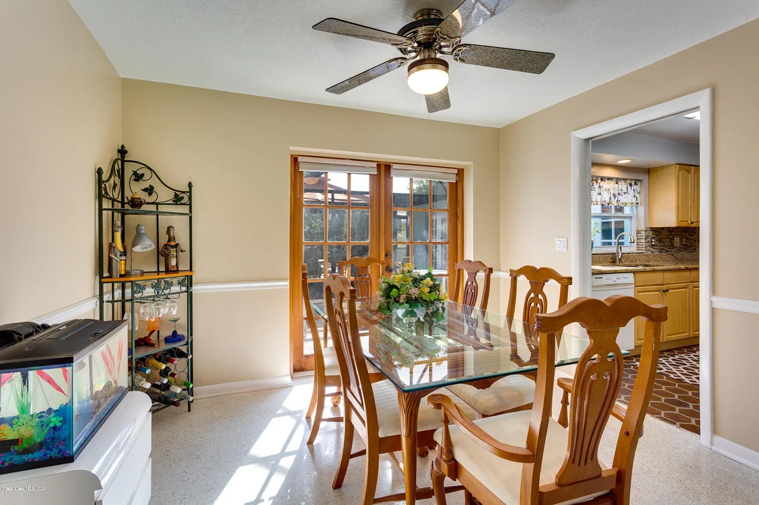 Photo of 611 Mango Drive