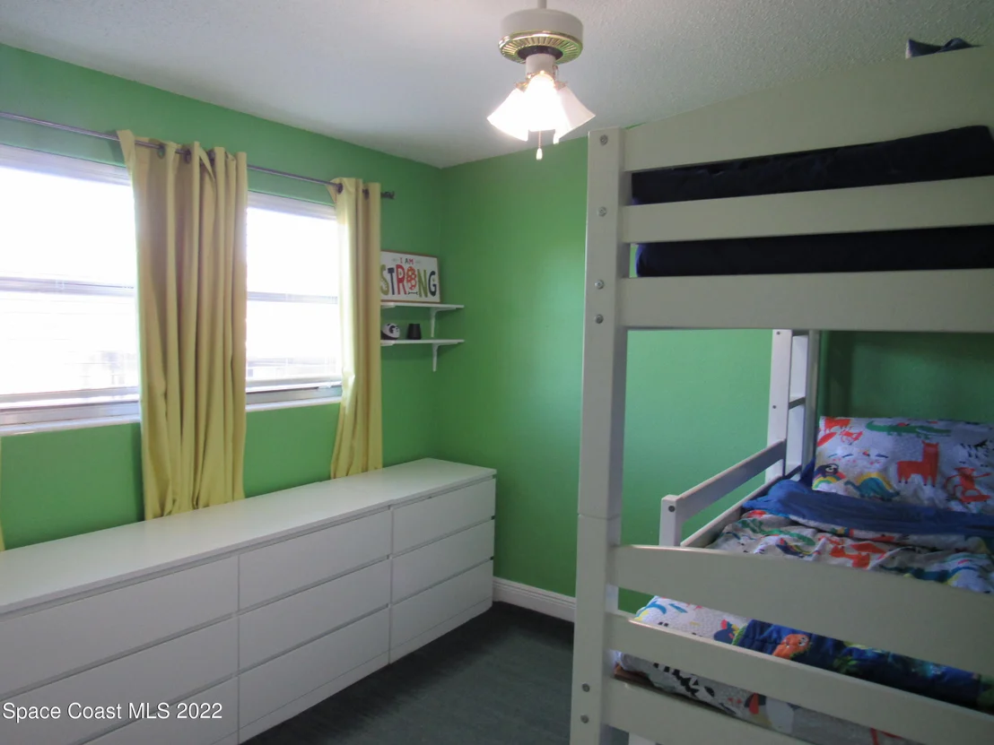 Photo of 920 Forest Road