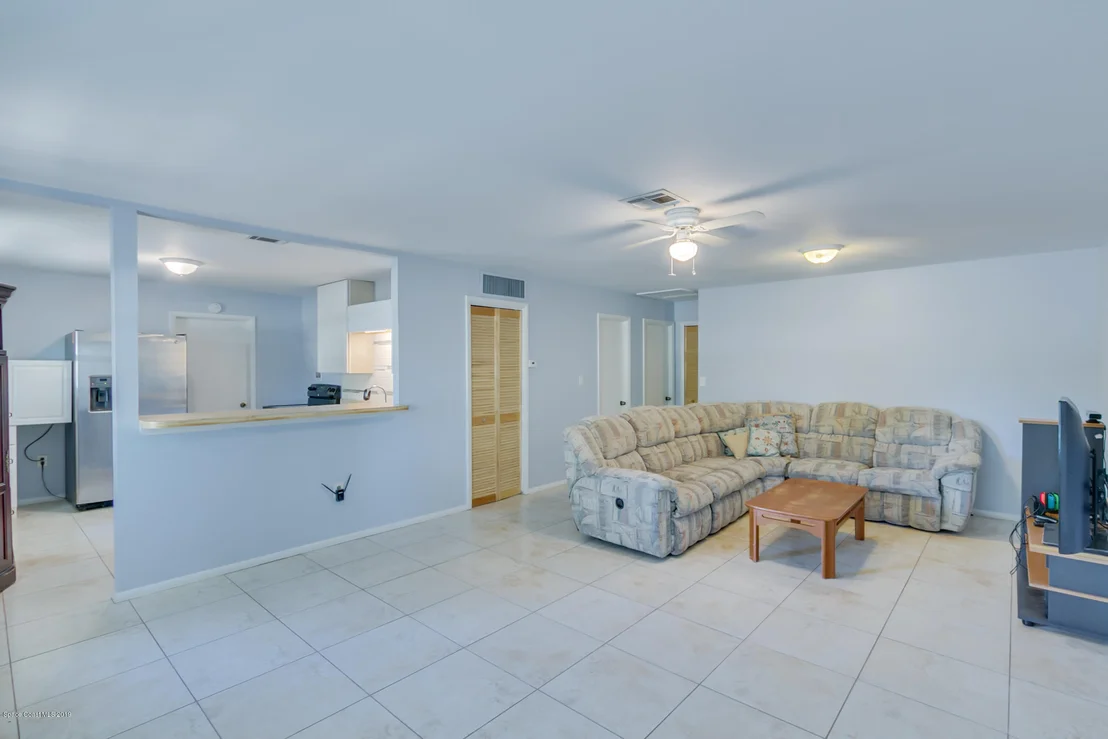 Photo of 2147 Warwick Road