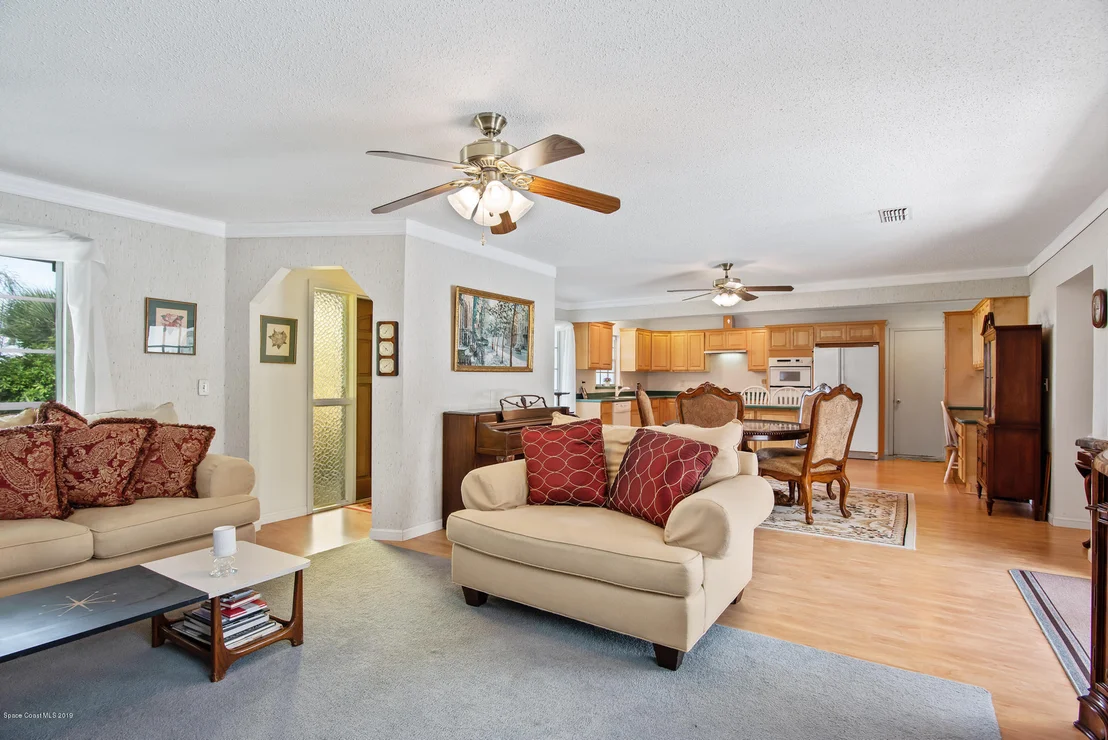 Photo of 606 Dunbarton Circle NE
