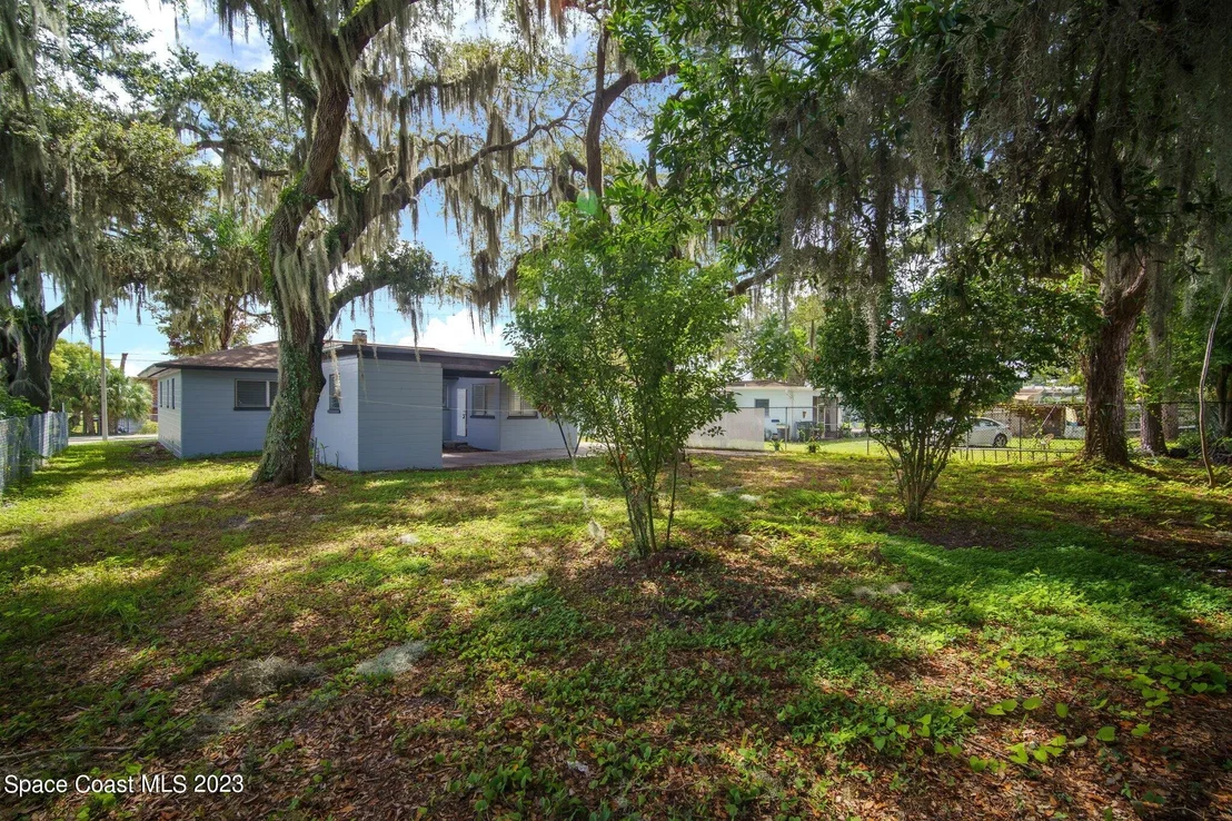 Photo of 1304 Foxboro Drive