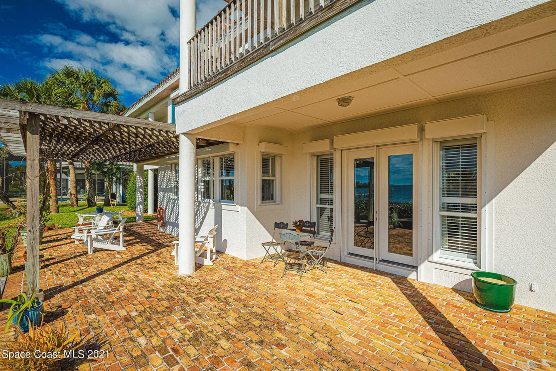 Photo of 176 Bayshore Drive