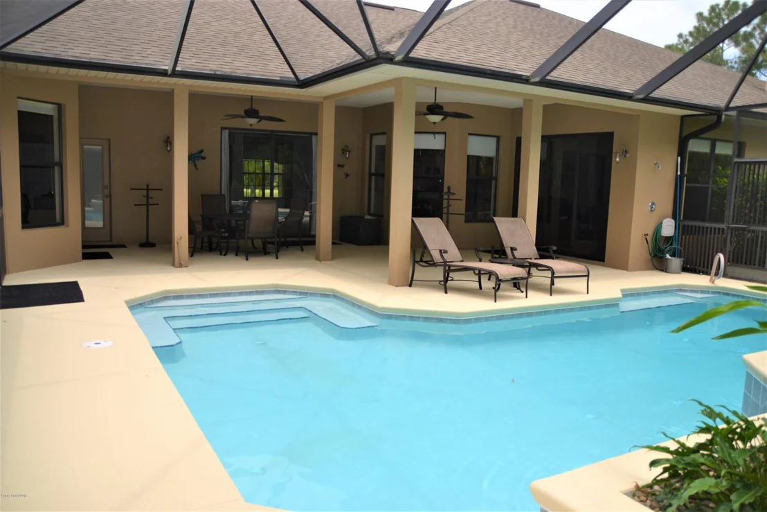 Photo of 2455 Woods Lane