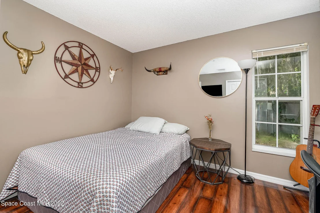 Photo of 1434 Van Eck Road NE