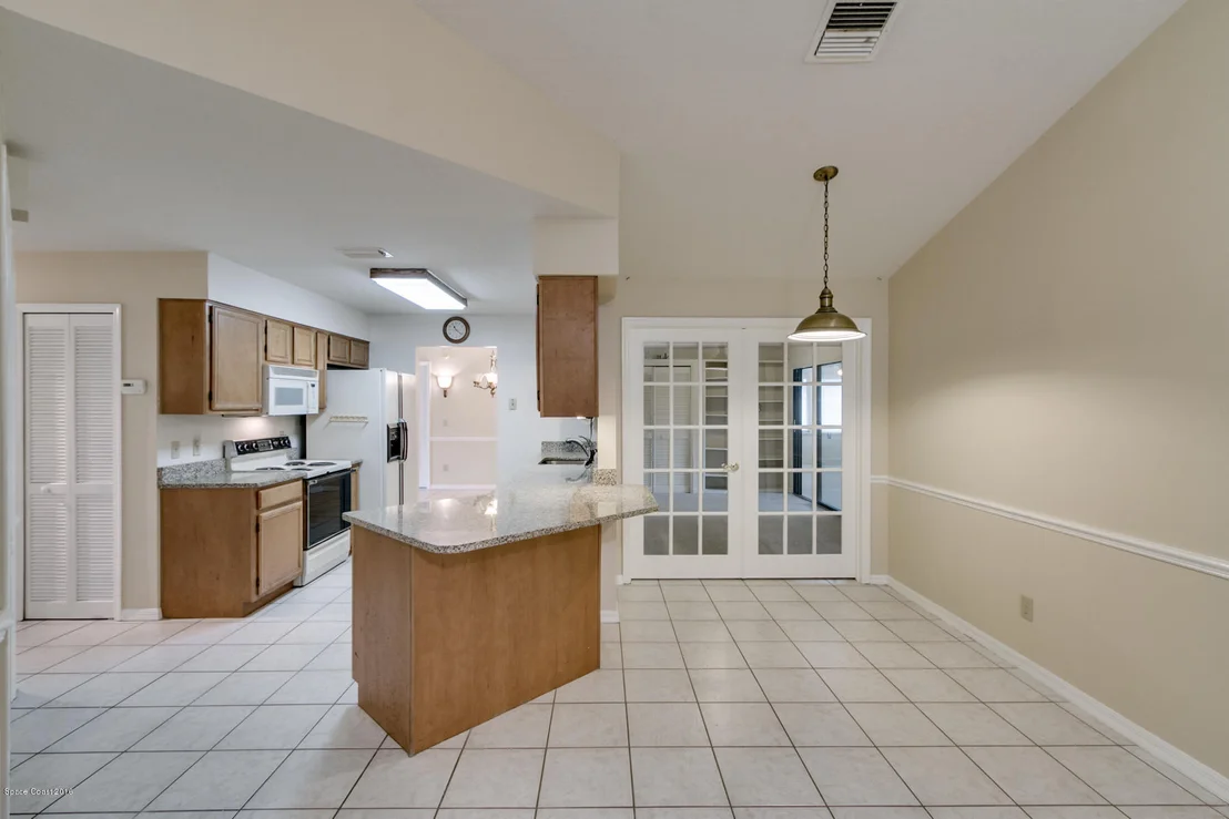 Photo of 927 Whisperpine Drive
