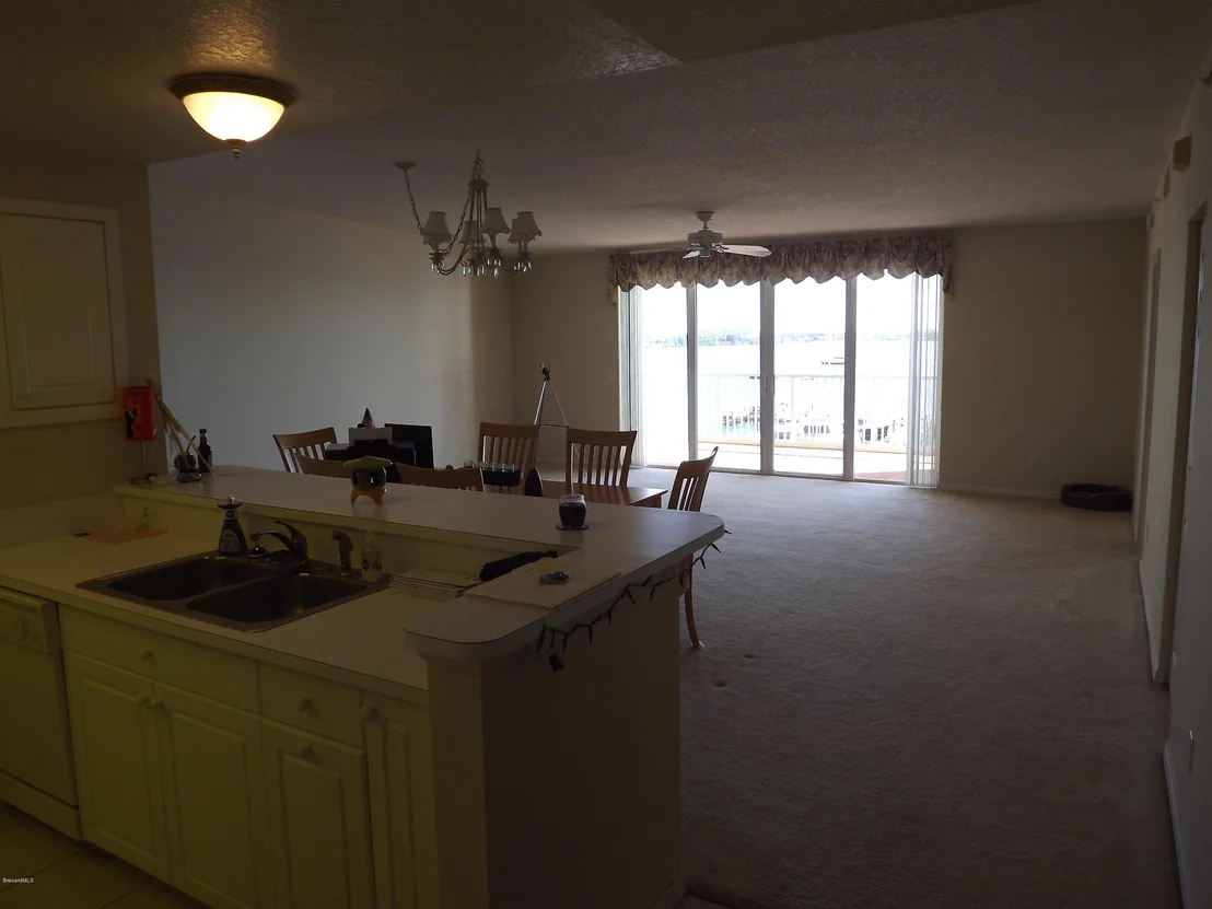 Photo of Unit 404 at 102 Riverside Drive