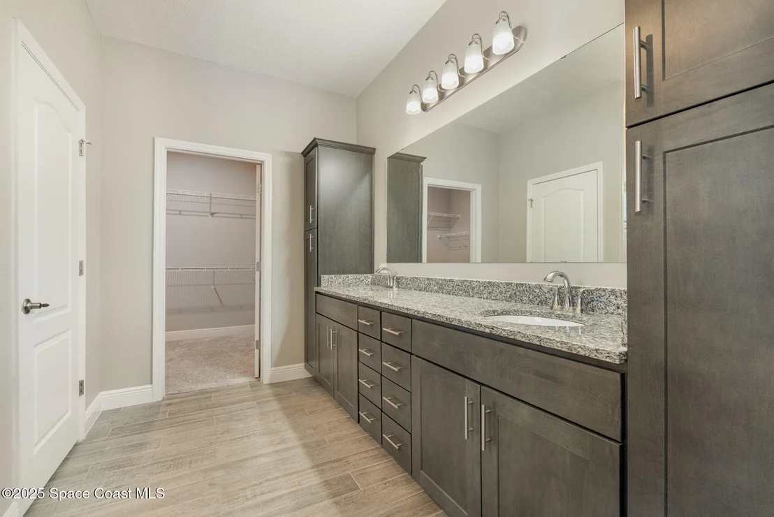Photo of 2615 Carson Drive SE