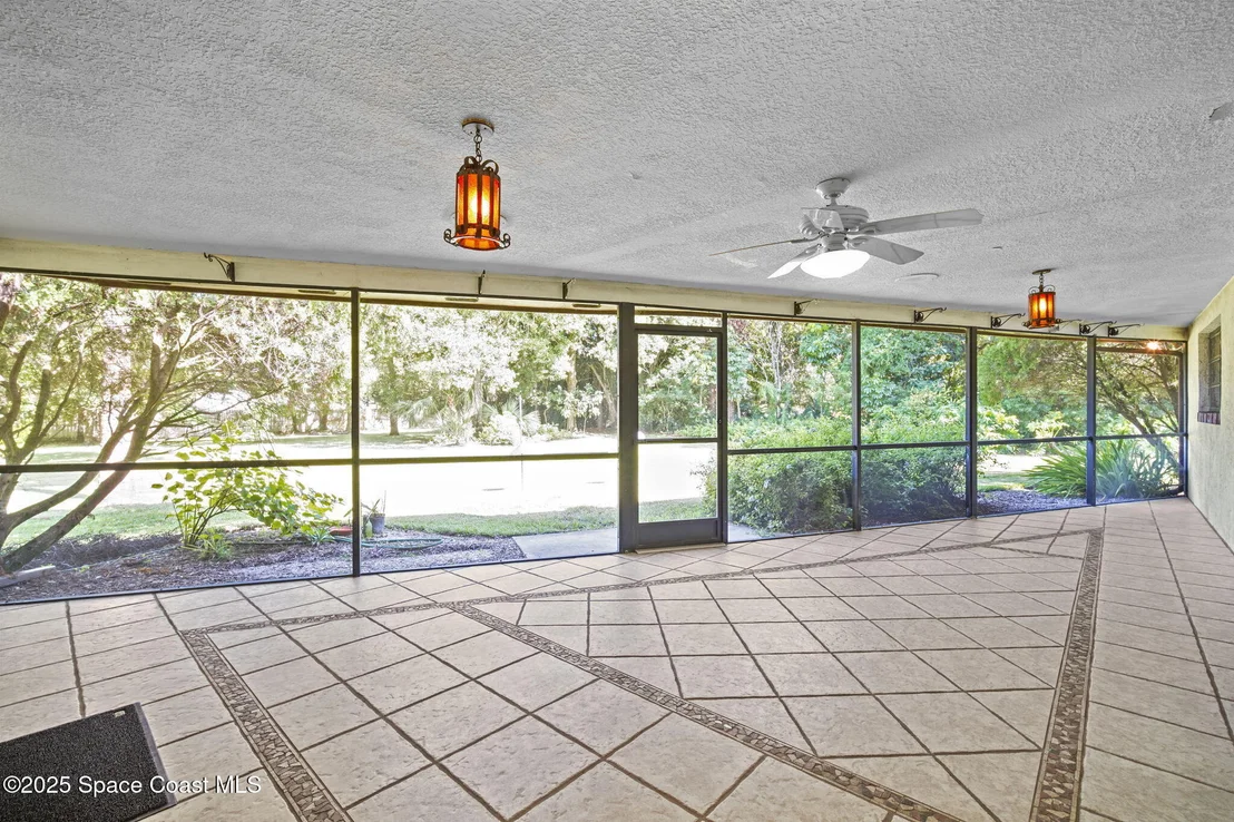 Photo of 1185 Ashlyn Drive