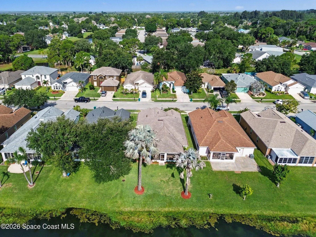 Photo of 1216 White Oak Circle