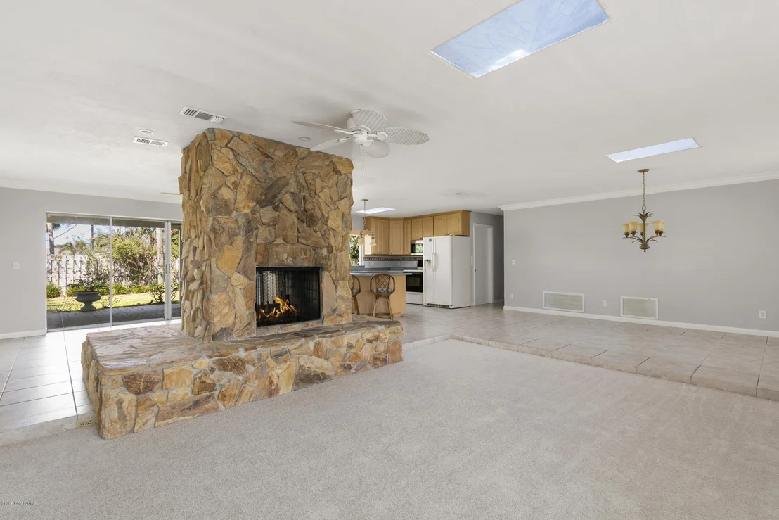 Photo of 596 Oak Ridge Drive