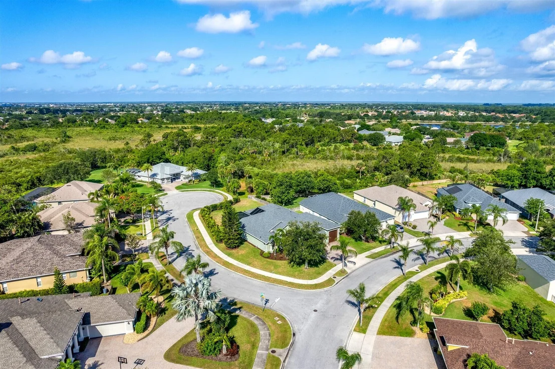 Photo of 1697 E Auburn Lakes Drive N