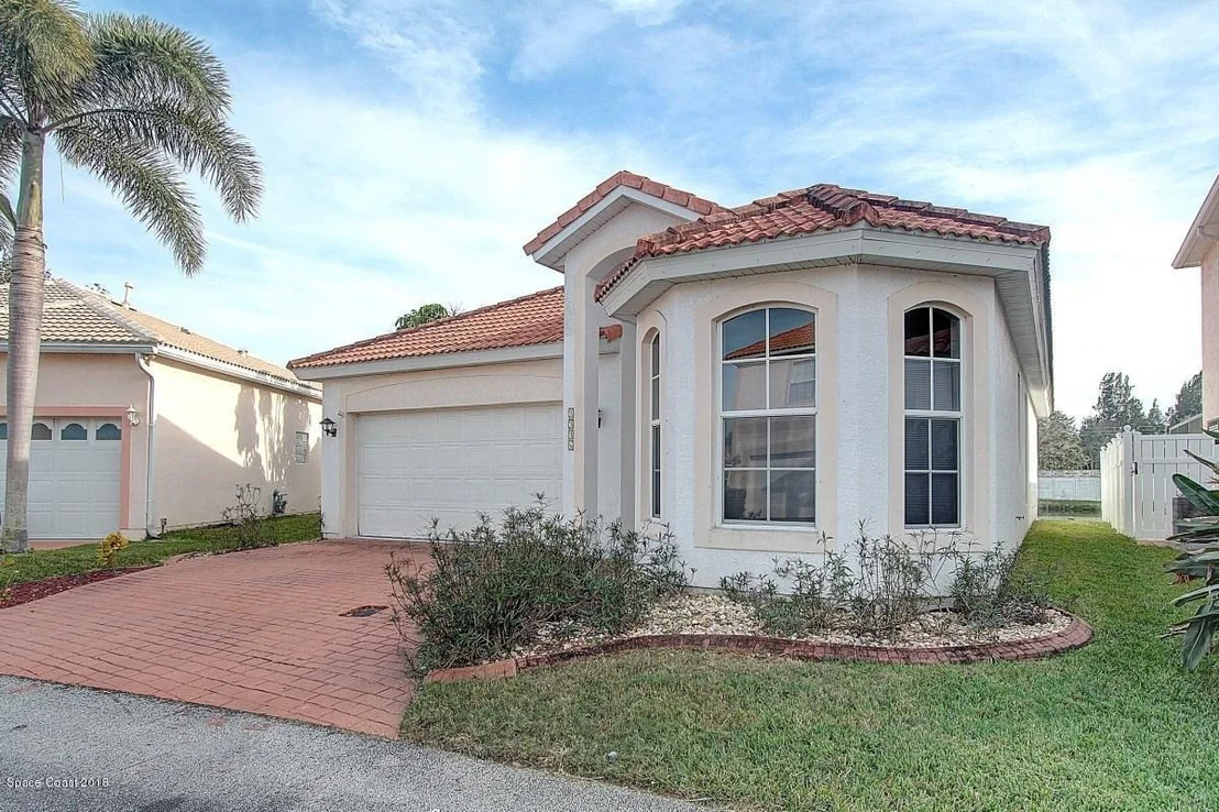 Photo of Unit 19 at 1336 Gem Circle