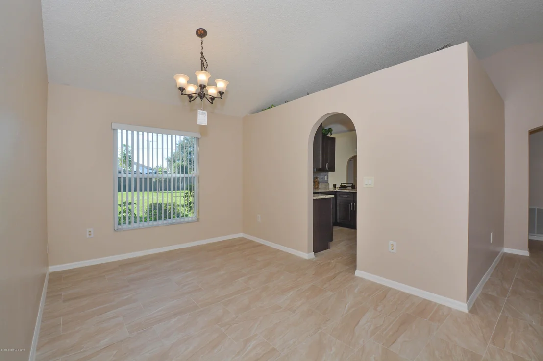 Photo of 1898 Fallon Boulevard NE