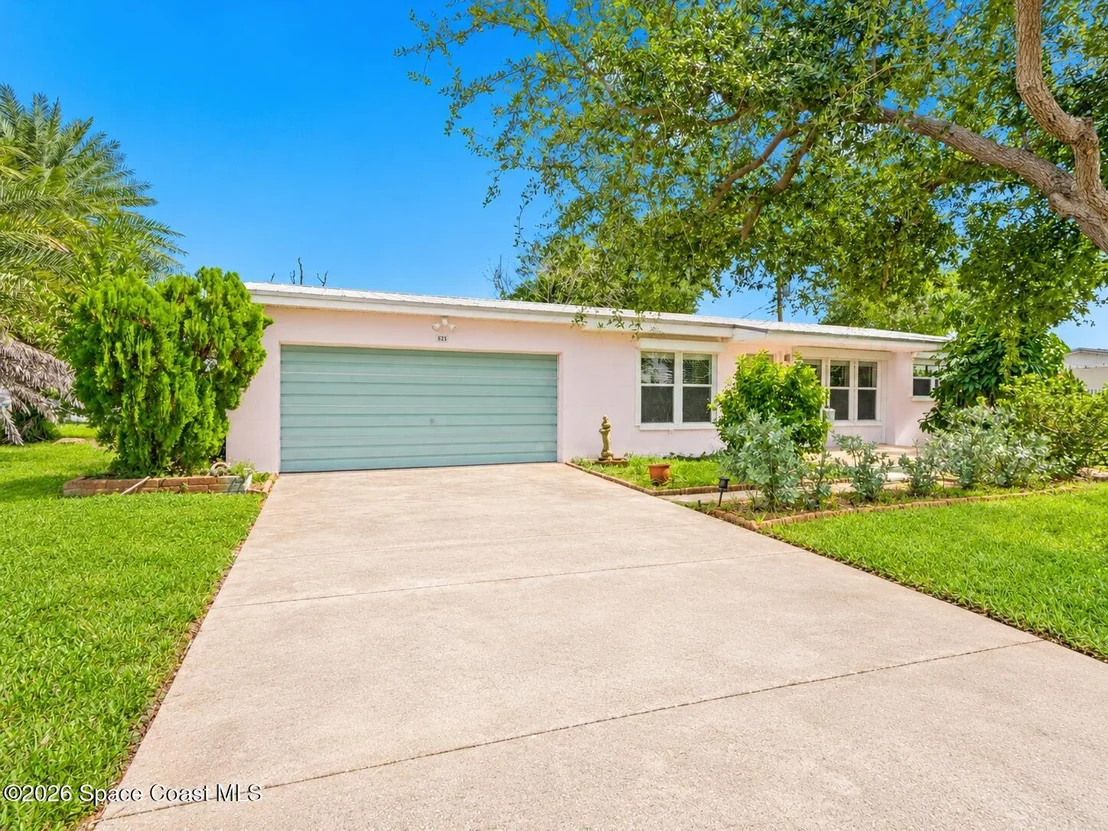 Photo of 525 Pelican Drive