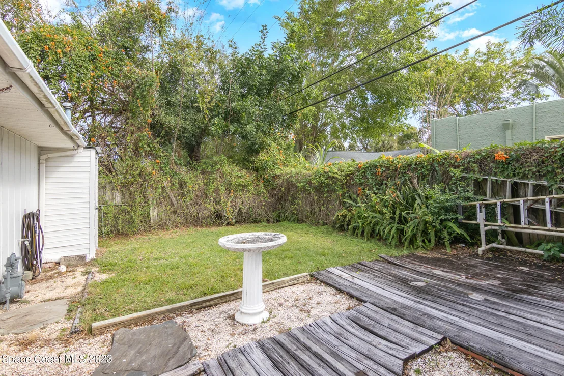 Photo of 13 S Palmway Avenue