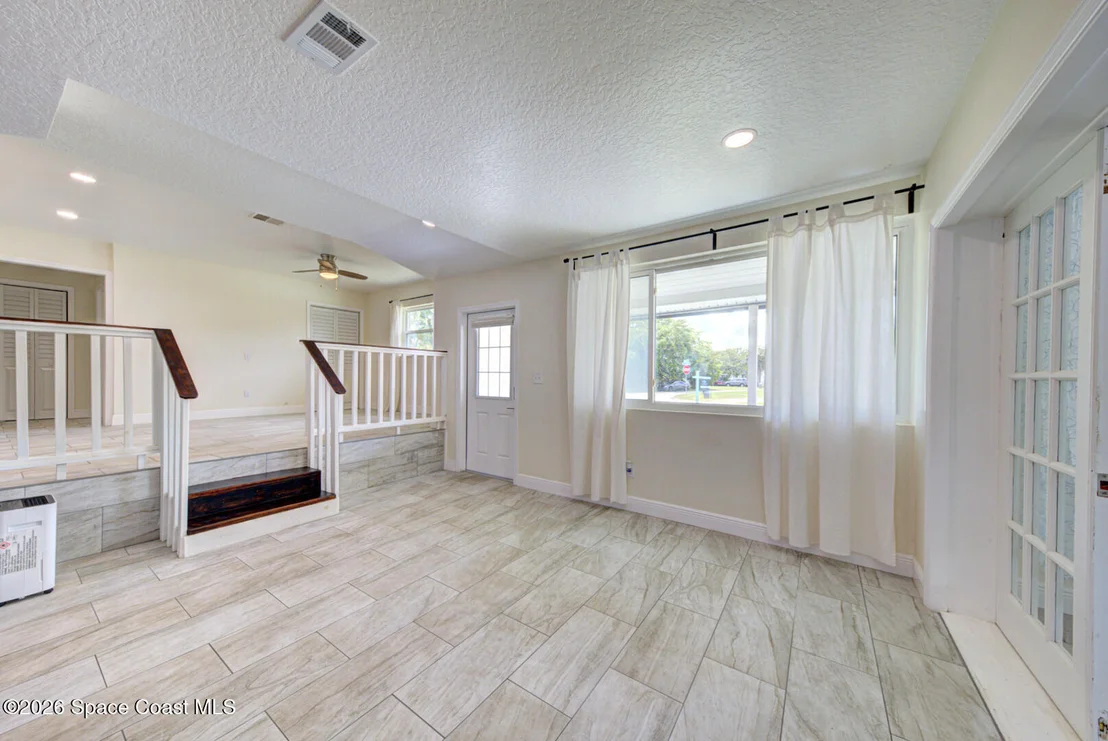 Photo of 452 Alice Drive