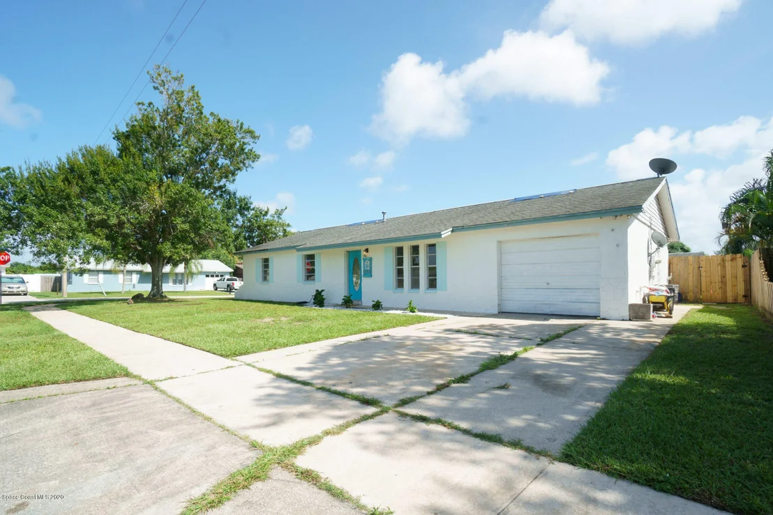 Photo of 948 Sable Lane