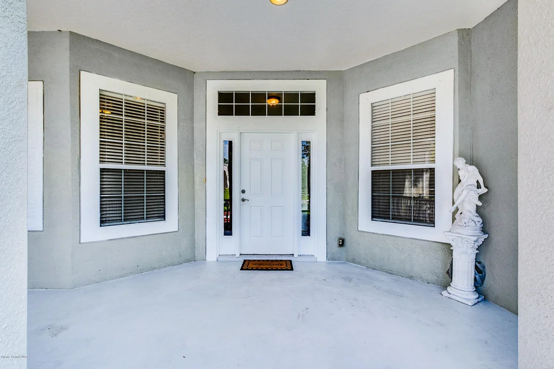 Photo of 899 Lyons Circle NW