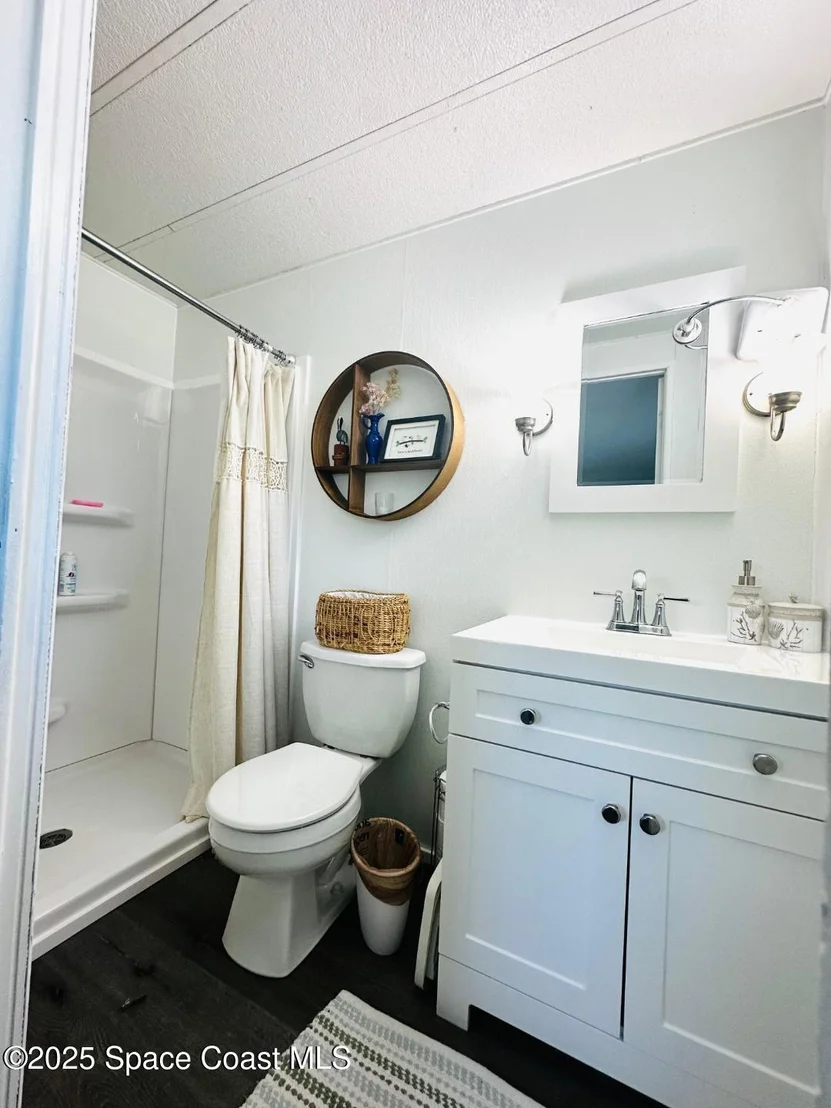 Photo of 708 Lark Drive