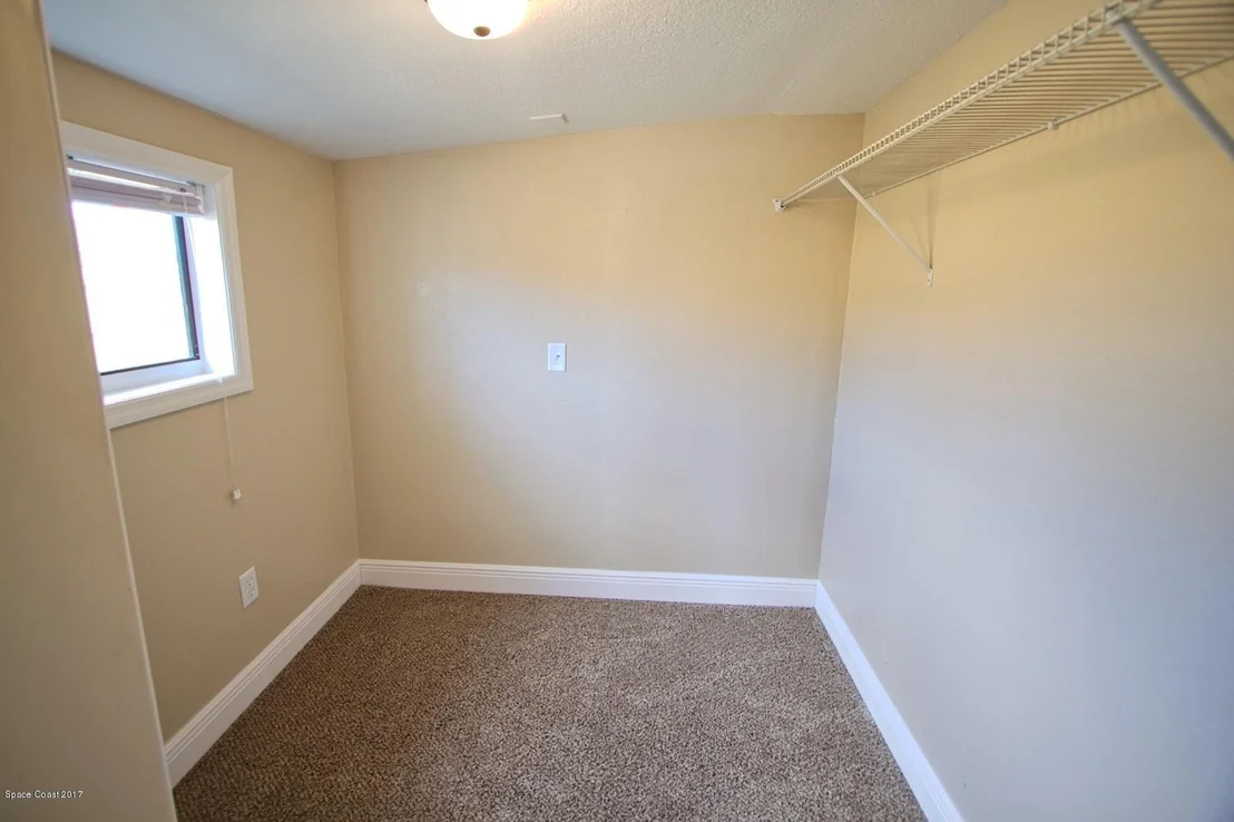 Photo of 3263 Jackson Avenue NE