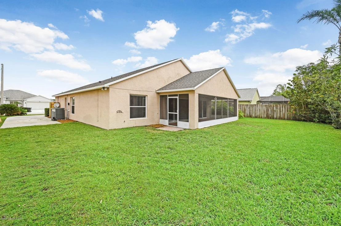 Photo of 965 Sabal Grove Drive