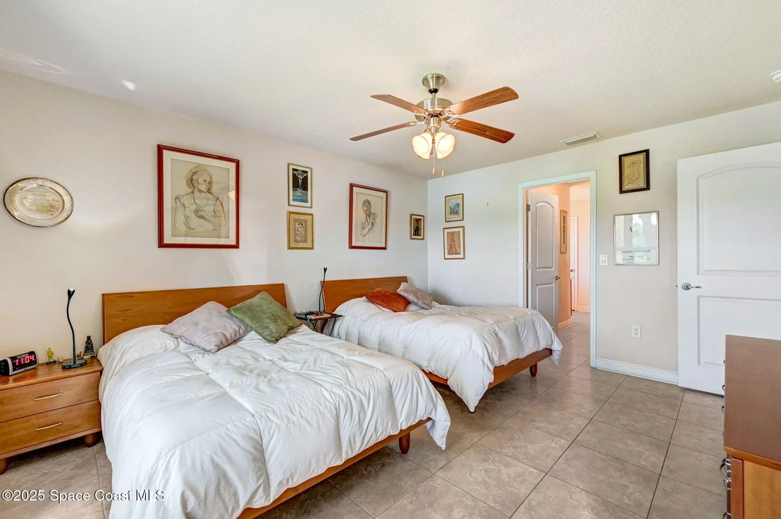 Photo of 2074 Botanica Circle