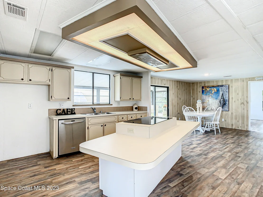 Photo of 534 Jennifer Circle