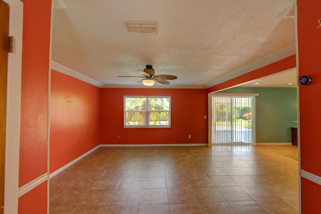 Photo of 913 Bluewater Drive