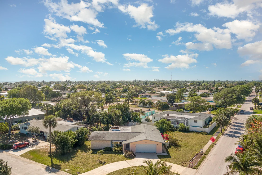 Photo of 395 Willow Drive
