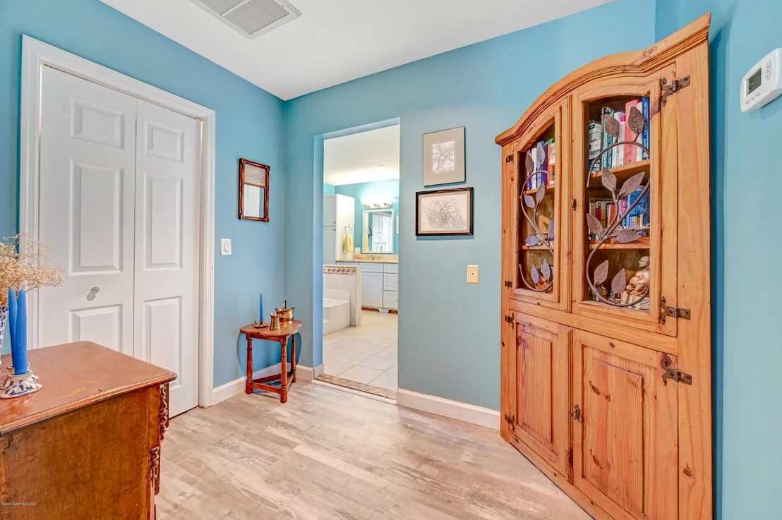 Photo of 255 Cardinal Drive