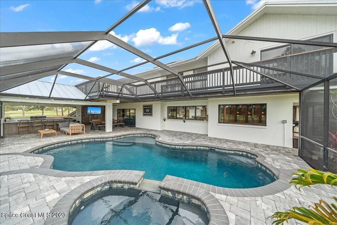 Photo of 520 Whispering Pines Circle
