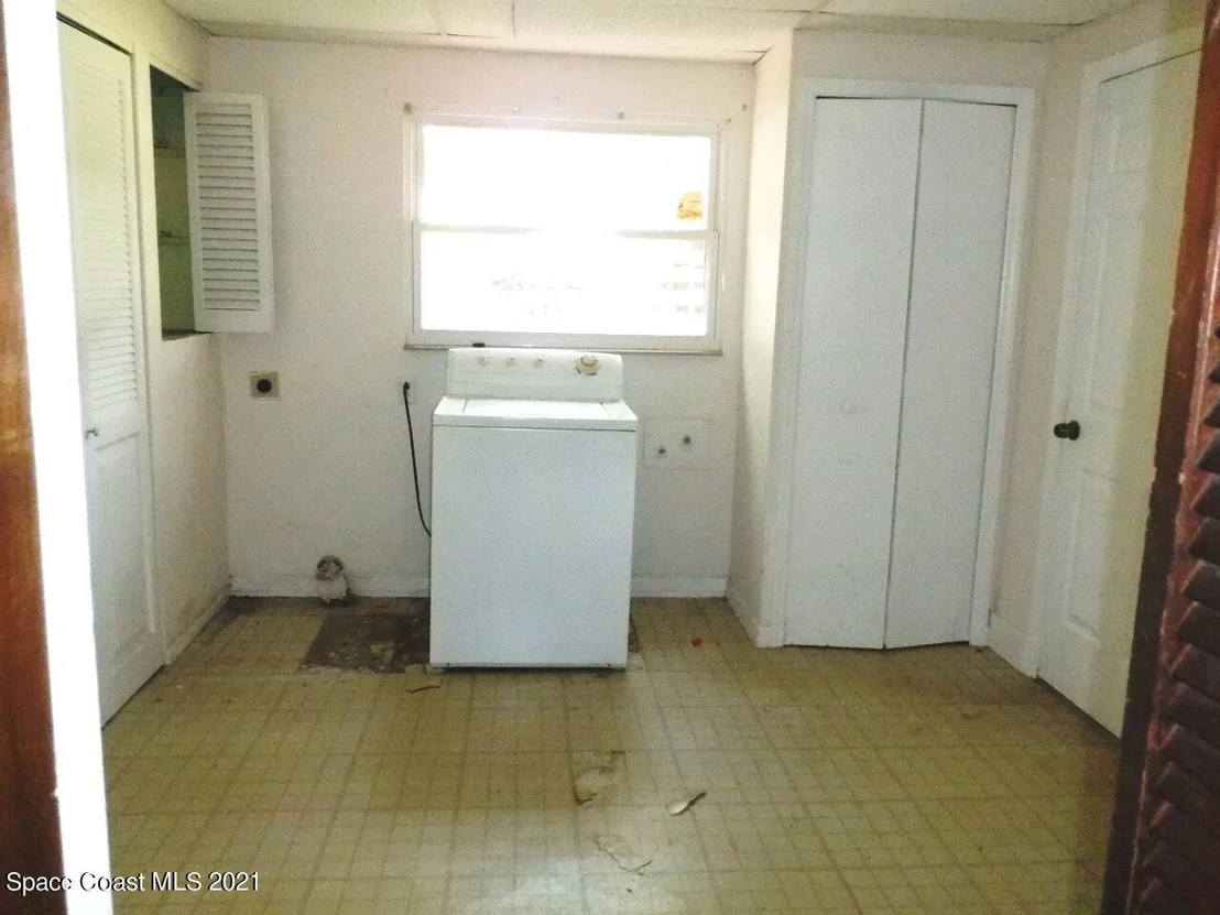 Photo of 1490 Blanche Street