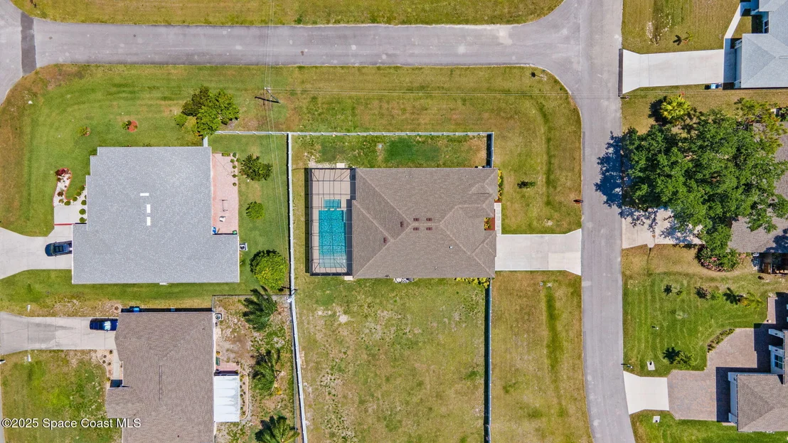 Photo of 539 Balcom Terrace SE