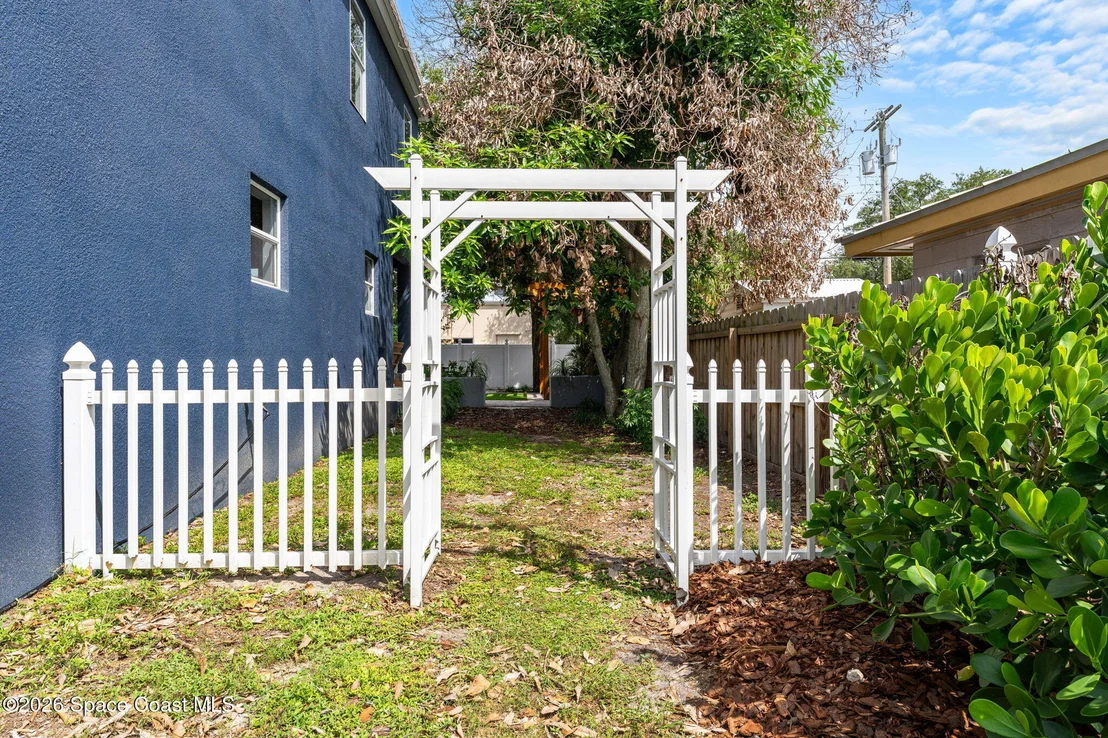 Photo of 1457 Guava Avenue